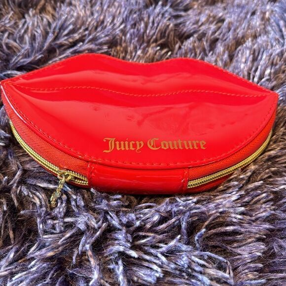 Juicy Couture red lip shaped jewelry storage travel case - Picture 7 of 7